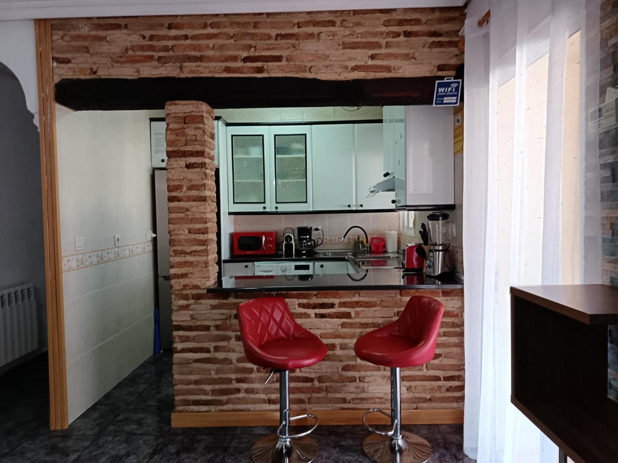 Casa Oasis Puertollano, Una Casa Rural En Puertollano, Agradable, Con Piscina En Zona Tranquila Екстериор снимка